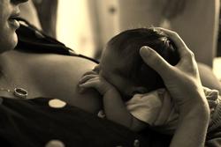 Valorizzare l’allattamento in un puerperio senza dolore